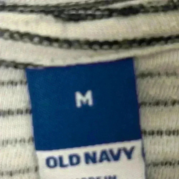 Old Navy Black and White Striped Crop Top - Picture 4 of 5